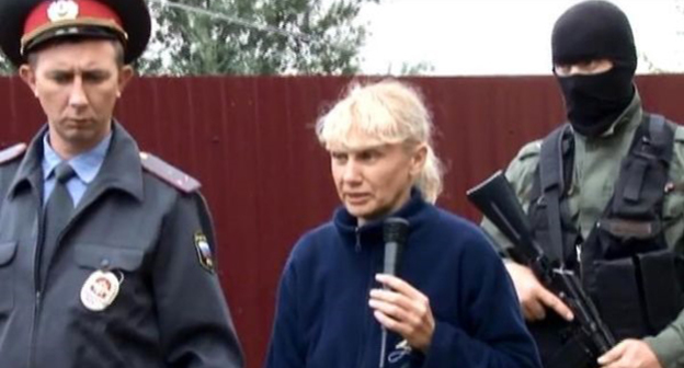 Инесса Тарвердиева (в центре). Фото:  http://flb.ru/infoprint/55933.html