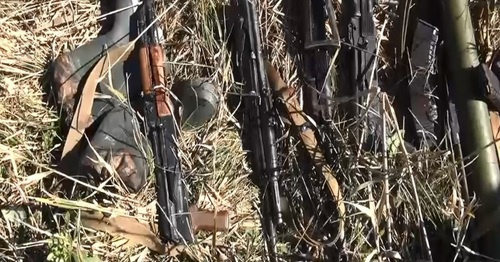 Оружие, обнаруженное на месте проведения КТО в Хасавюртовском районе Дагестана 17 октября. Фото: https://05.mvd.ru/news/item/6633124/