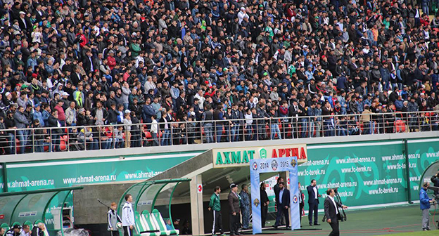 Болельщики Терека на стадионе "Ахмат-арена" . Фото Магомеда магомедова для "Кавказского узла"  