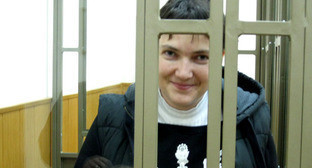 Надежда Савченко в зале Донецкого городского суда, 15 октября 2015 года. Фото Константина Волгина для "Кавказского узла" Надежда Савченко в зале Донецкого городского суда, 15 октября 2015 года. Фото Константина Волгина для "Кавказского узла"