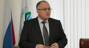 Арсен Алакаев. Фото: http://na.adm-kbr.ru/index.php?option=com_content&view=article&id=3317:2015-10-20-17-19-24&catid=8:flashnews Арсен Алакаев. Фото: http://na.adm-kbr.ru/index.php?option=com_content&view=article&id=3317:2015-10-20-17-19-24&catid=8:flashnews
