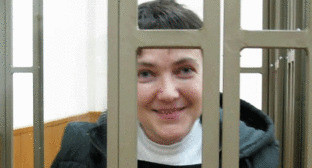 Надежда Савченко в зале Донецкого городского суда, 15 октября 2015 года. Фото Константина Волгина для "Кавказского узла" Надежда Савченко в зале Донецкого городского суда, 15 октября 2015 года. Фото Константина Волгина для "Кавказского узла"