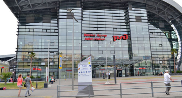 Железнодорожный вокзал Адлера. Фото Светланы Кравченко для "Кавказского узла"