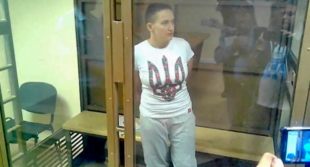 Надежда Савченко. Кадр из видео Мюрей Ротбарда http://www.youtube.com/watch?v=xIKV_DZKfeY