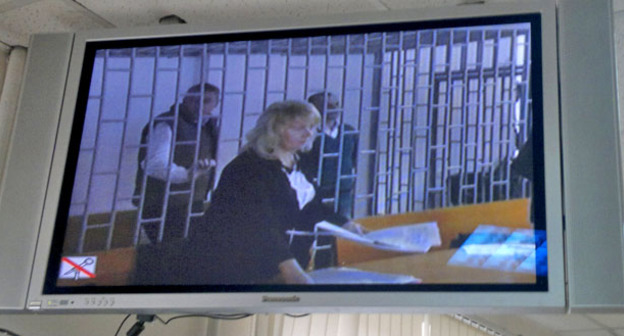 Видеотрансляция процесса над гражданами Украины Николаем Карпюком и Станиславом Клыхом. Грозный, 26 октября 2015 г. Фото Мурада Мурадова для "Кавказского узла"