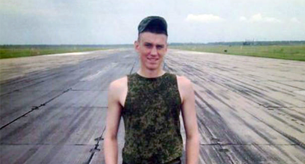 Вадим Костенко. Фото: http://bloknot.ru/obshhestvo/pogibshij-soldat-poehal-v-siriyu-chtoby-zarabotat-na-svad-bu-s-lyubimoj-336633.html