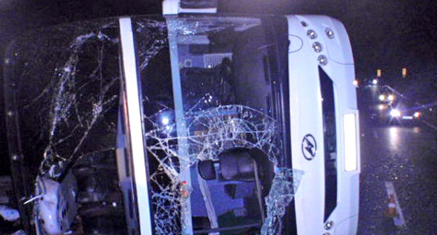 На месте ДТП с участием автобуса Москва - Ереван. Тульская область, 3 ноября 2015 г. Фото: МЧС России по Тульской области