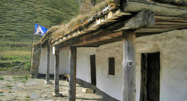 Дом, где родился Кайсын Кулиев в селении Эльтюбю Чегемского района. КБР. Фото сообщества "100 шагов к Кайсыну" https://vk.com/album-43552725_180415349