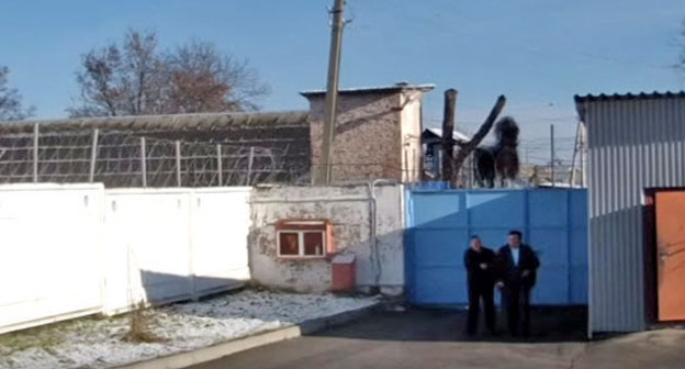 СИЗО в Нальчике. Кадр из видео пользователя Кавказская политика http://www.youtube.com/watch?v=VLXez5eqNNo