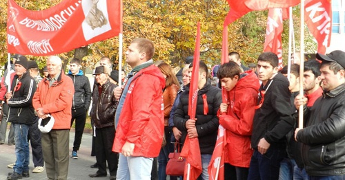 Участники митинга КПРФ в честь Дня Октябрьской революции. 7 ноября 2015 года. Фото Татьяны Филимоновой для "Кавказского узла"