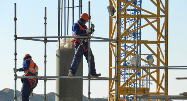 Рабочие на стройплощадке стадиона в Волгограде. Фото Татьяны Филимоновой для "Кавказского узла". 