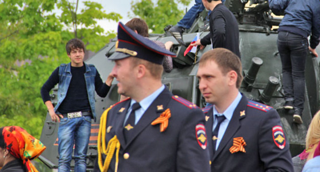 Сотрудники полиции на праздновании Дня Победы в Грозном. 9 мая 2015 г. Фото Магомеда Магомедова для "Кавказского узла"