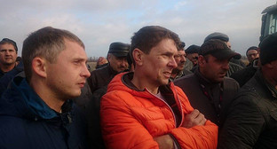 Собрание дальнобойщиков  в районе 13 километра трассы Волгоград–Москва. Фото Татьны Филимоновой для "Кавказского узла"