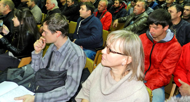 Собрание автоперевозчиков с представителями комитета транспорта и дорожного хозяйства области, а также ГИБДД прошло в Волгограде. 12 ноября 2015 г. Фото Татьяны Филимоновой для "Кавказского узла"