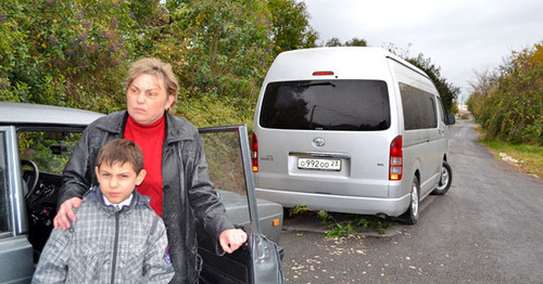 Инвалид 1 группы Татьяна Капустина с сыном. Фото Светланы Кравчкенко для "Кавказского узла"