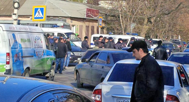 Территория прилегающая к мечети на улице Котрова в Махачкале. Фото: Умар Саид