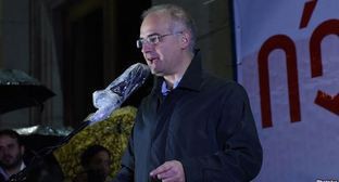 Руководитель фракции «Армянский национальный конгресс» (АНК) Левон Зурабян на митинге единого фронта «Нет», 20.11.2015. Фото: http://rus.azatutyun.am/content/article/27377913.html