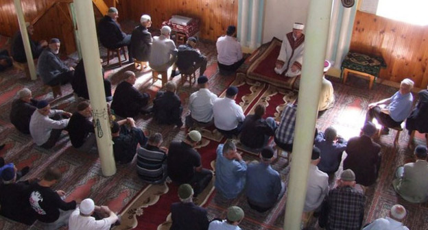 В мечети села Хуло во время пятничного намаза. Аджария. Фото Эдиты Бадасян для "Кавказского узла"