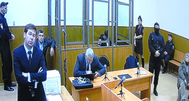Заседание Донецкого городского суда по делу Надежды Савченко, кадр с монитора видеотрансляции. Ноябрь 2015 г. Фото Константина Волгина для "Кавказского узла"