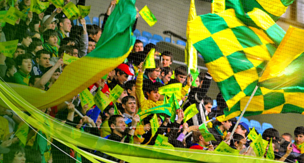 Болельщики футбольного клуба "Анжи". Фото http://www.fc-anji.ru/