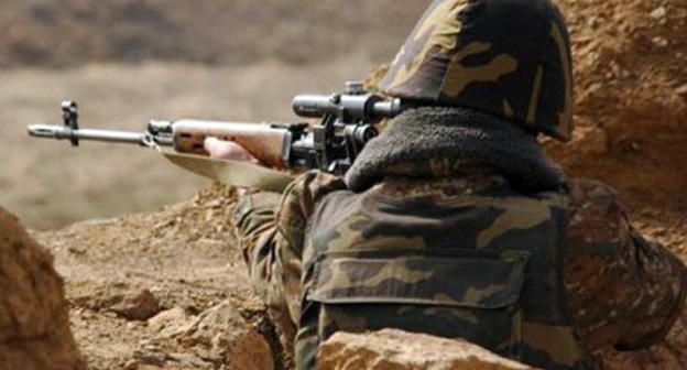 Солдат на передовой. Фото: http://armvesti.ru/news/14725.html