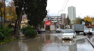 Подтопление улиц в Сочи. 1 декабря 2015 г. Фото Светланы Кравченко для "Кавказского узла" Подтопление улиц в Сочи. 1 декабря 2015 г. Фото Светланы Кравченко для "Кавказского узла"