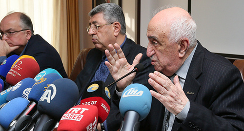 Первый вице-президент SOCAR Хошбахт Юсифзаде (справа). Фото Азиза Каримова для "Кавказского узла"