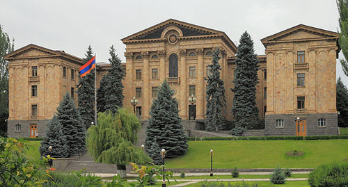Здание Национального Собрания Республики Армения. Ереван, Армения. Фото: Marcin Konsek / Wikimedia Commons, https://ru.wikipedia.org/wiki/Национальное_собрание_Армении