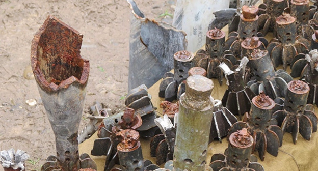 Снаряды, обнаруженные в Нагорном Карабахе после обстрелов. 27 октября 2015 года. Фото Алвард Григорян  для "Кавказского узла"