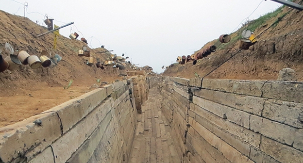 Окоп армии Нагорного Карабаха в приграничной зоне. Январь 2015 года. Фото Алвард Григорян для "Кавказского узла"