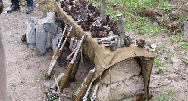 Фрагменты снарядов, собранные после обстрела передовых линий Нагорного Карабаха с азербайджанской стороны. Фото Алвард Григорян для "Кавказского узла"