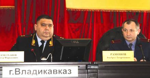 Артур Ахметханов (слева) и Эльбрус Рамонов. Фото http://bezformata.ru/content/Images/000/011/761/image11761170.jpg