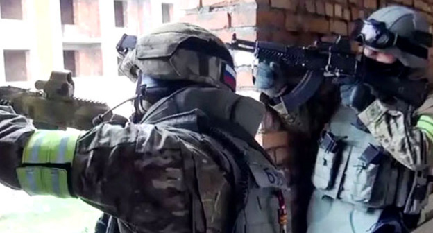 Сотрудники силовых структур. Фото http://nac.gov.ru/