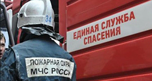 Сотрудник пожарной охраны МЧС. Фото: http://05.mchs.gov.ru/operationalpage/operational/item/3309946/ Сотрудник пожарной охраны МЧС. Фото: http://05.mchs.gov.ru/operationalpage/operational/item/3309946/