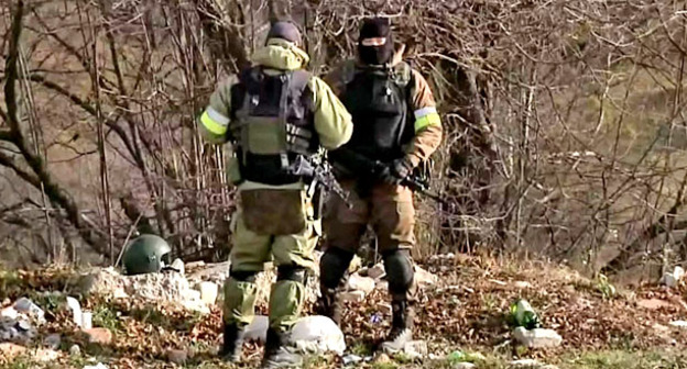 Сотрудники силовых структур. Фото http://nac.gov.ru/