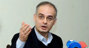 Левон Зурабян. Фото: http://news.gisher.ru/ru/politics/levon-zurabyan-za-frontom-net-stoit-narod.html Левон Зурабян. Фото: http://news.gisher.ru/ru/politics/levon-zurabyan-za-frontom-net-stoit-narod.html