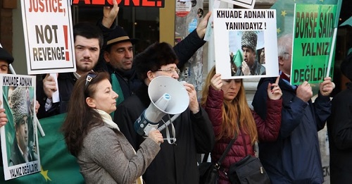 Пикет у генконсульства РФ в Турции. Стамбул, 19 декабря 2015 года. Фото Магомеда Туаева для "Кавказского узла"