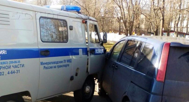 ДТП с участием легкового автомобиля и  полицейского УАЗ. Фото: http://bloknot-stavropol.ru/news/v-mineralnykh-vodakh-svyashchennik-na-toyote-vreza-680030