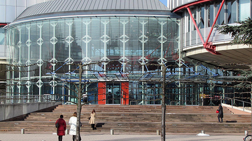 Центральный вход Европейского суда по правам человека. Фото: Rh-67, https://ru.wikipedia.org/wiki/Европейский_суд_по_правам_человека