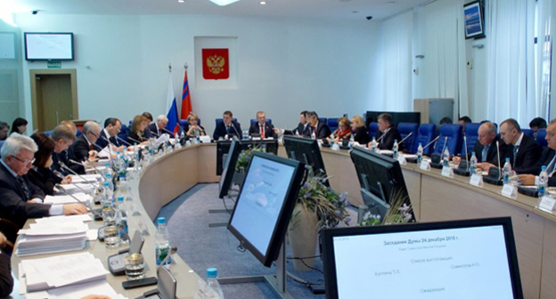 Заседании Волгоградской областной Думы. Фото: http://volgoduma.ru/