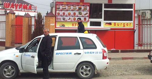 Такси в Грозном. Фото: Anastasia Kirilenko (RFE/RL)