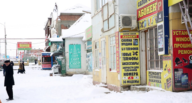 Территория Цумадинского рынка в Махачкале. Фото: http://www.riadagestan.ru/news/makhachkala/vlasti_makhachkaly_nachali_podgotovku_k_poetapnomu_perenosu_tsumadinskogo_rynka/