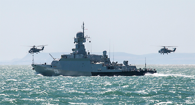 Учения в Каспийском море. Фото: http://мультимедиа.минобороны.рф/multimedia/photo/gallery.htm?id=23944@cmsPhotoGallery