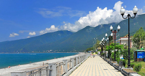 Набережная. Гагра, Абхазия. Фото: Hons084 / Wikimedia Commons