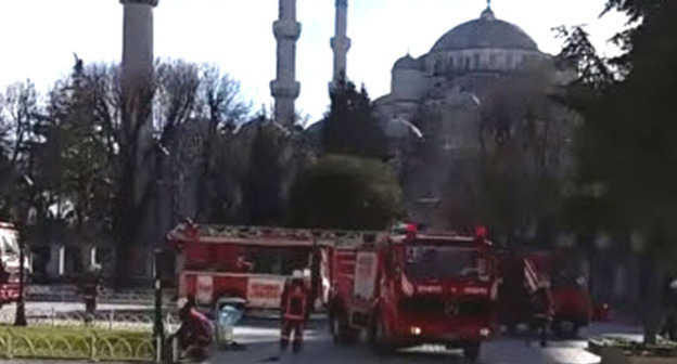 На месте теракта в Стамбуле. 12 января 2016 г. Кадр из видео пользователя GASP ! HOLLYWOOD https://www.youtube.com/watch?v=WKqsymCTPyU