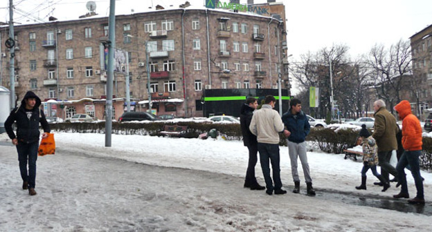 Жители Еревана на улицах города. Фото Армине Мартиросян для "Кавказского узла"