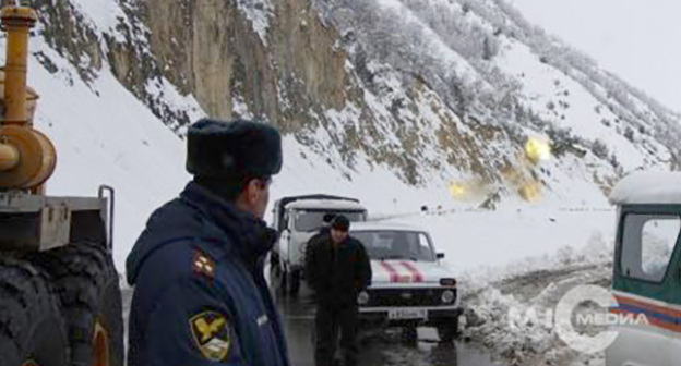 Противолавинные мероприятия. Фото: http://www.mchsmedia.ru/newsline/item/6492883/