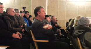 Встреча жильцов разрушенного в Волгограде дома с властями в молодежном центре «21 век» в Дзержинском районе. Волгоград, 20 января 2016 г. Фото Татьяны Филимоновой для "Кавказского узла"