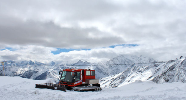 Работа ратрака. Приэльбрусье. КБР. Фото Анны Черныш для "Кавказского узла"