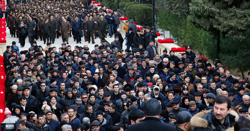 Массовое шествие на Аллею шехидов. Баку, 20 января 2016 г. Фото Азиза Каримова для "Кавказского узла"